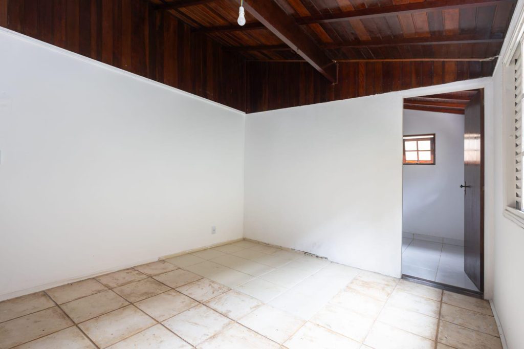 CASA ENCANTADORA NO CONDOMÍNIO CARNEIRO VIANA – COTIA/GRANJA VIANA