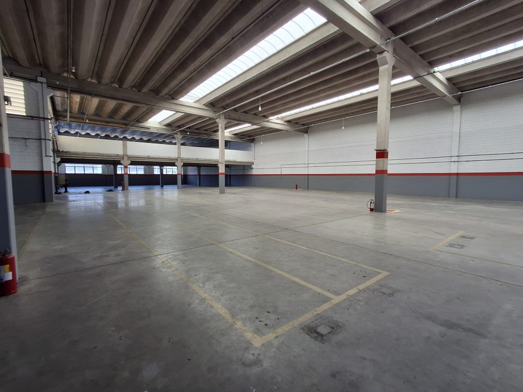 GALPÃO PREMIUM PARA LOCAÇÃO NO BUSINESS CENTER TAMBORÉ