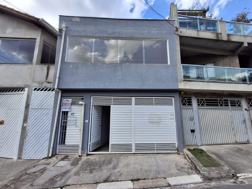 Casa de Fundos para Locação – Outeiro de Passárgada, Cotia/SP Casa de Fundos para Locação – Outeiro de Passárgada, Cotia/SP