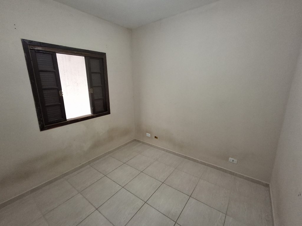 Casa de Fundos para Locação – Outeiro de Passárgada, Cotia/SP Casa de Fundos para Locação – Outeiro de Passárgada, Cotia/SP
