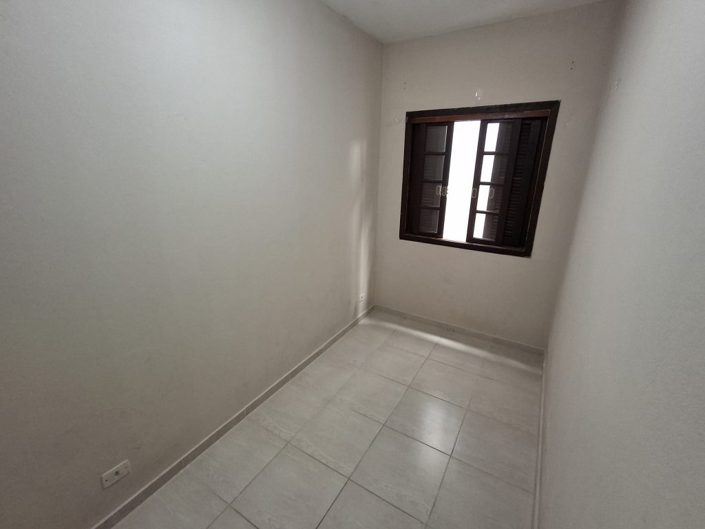 Casa de Fundos para Locação – Outeiro de Passárgada, Cotia/SP Casa de Fundos para Locação – Outeiro de Passárgada, Cotia/SP