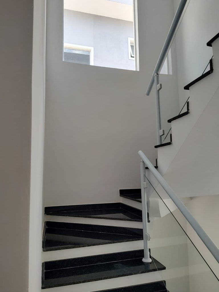 🏡 SOBRADO NOVO PARA LOCAÇÃO OU VENDA – RESIDENCIAL VILLA D’ESTE – COTIA/SP