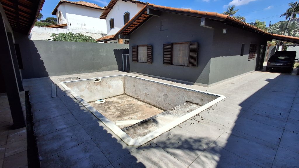 CASA TÉRREA EM CONDOMÍNIO – OPORTUNIDADE COM POTENCIAL DE VALORIZAÇÃO EM COTIA!