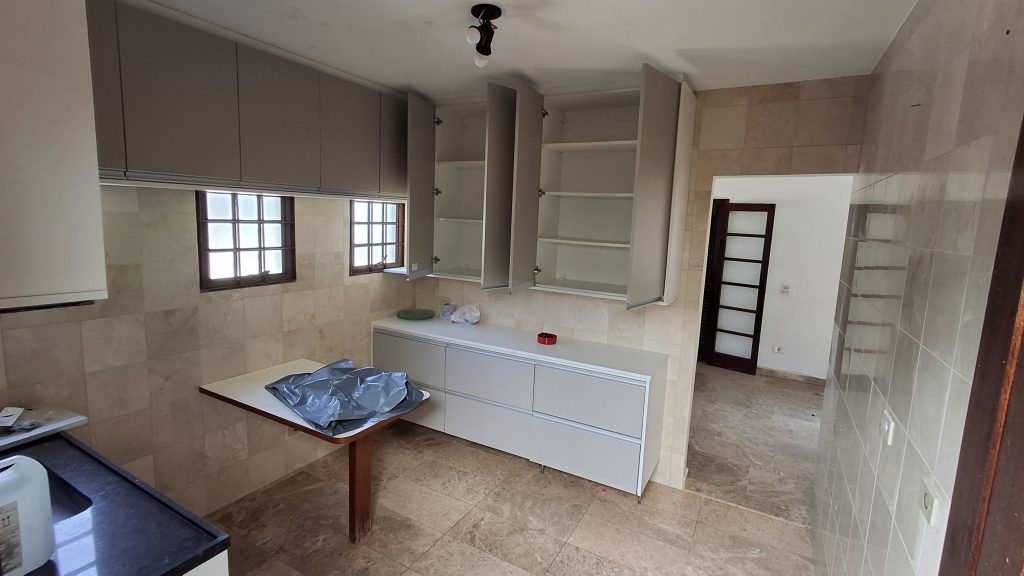 CASA TÉRREA EM CONDOMÍNIO – OPORTUNIDADE COM POTENCIAL DE VALORIZAÇÃO EM COTIA!