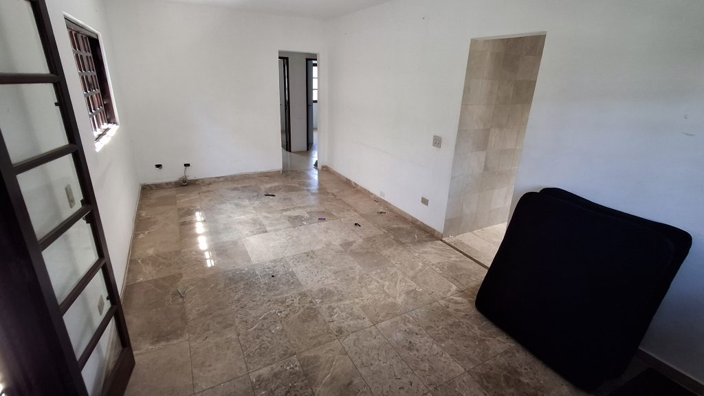 CASA TÉRREA EM CONDOMÍNIO – OPORTUNIDADE COM POTENCIAL DE VALORIZAÇÃO EM COTIA!